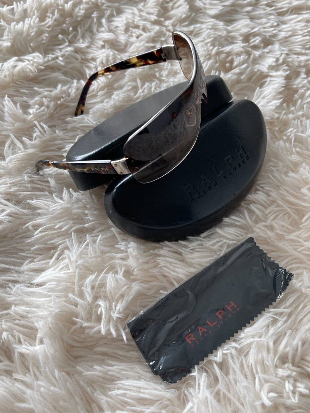 ✨ Ralph Lauren Sun Glasses - Picture 3 of 4